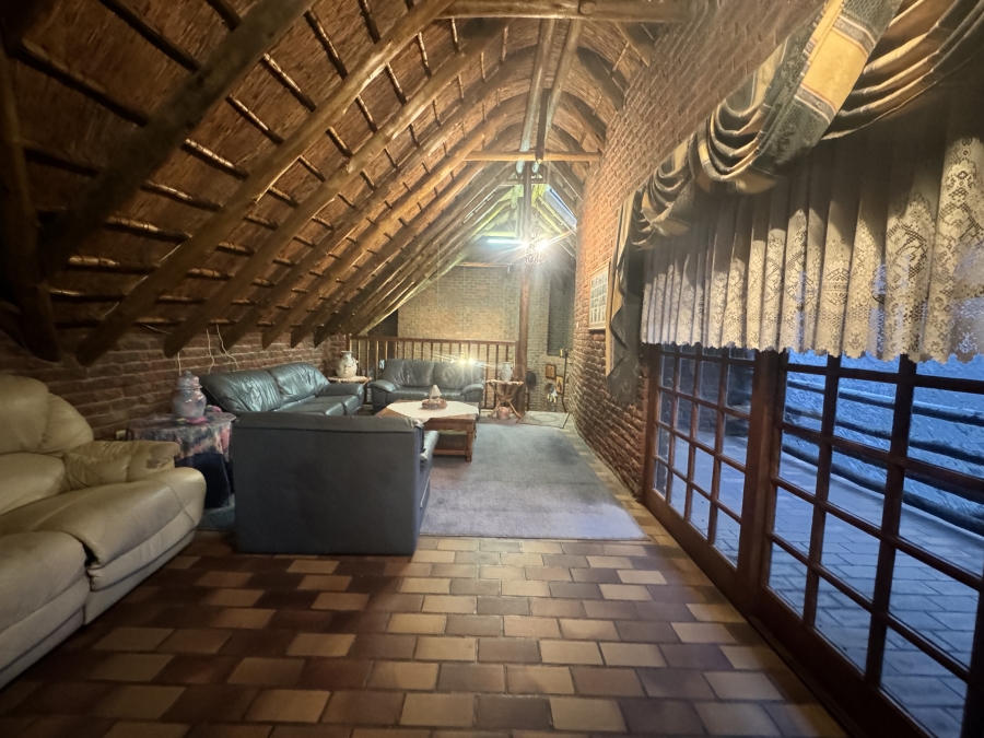 6 Bedroom Property for Sale in Doringkruin North West